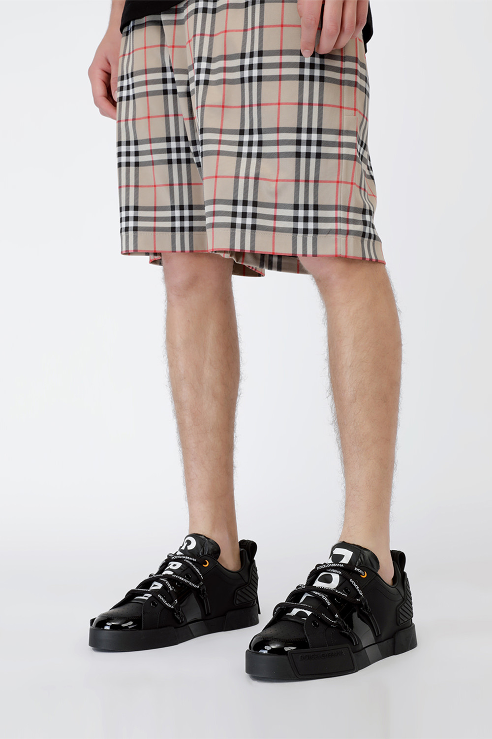 תמונת כל הלוק של Portofino Lace Up Sneakers in Black